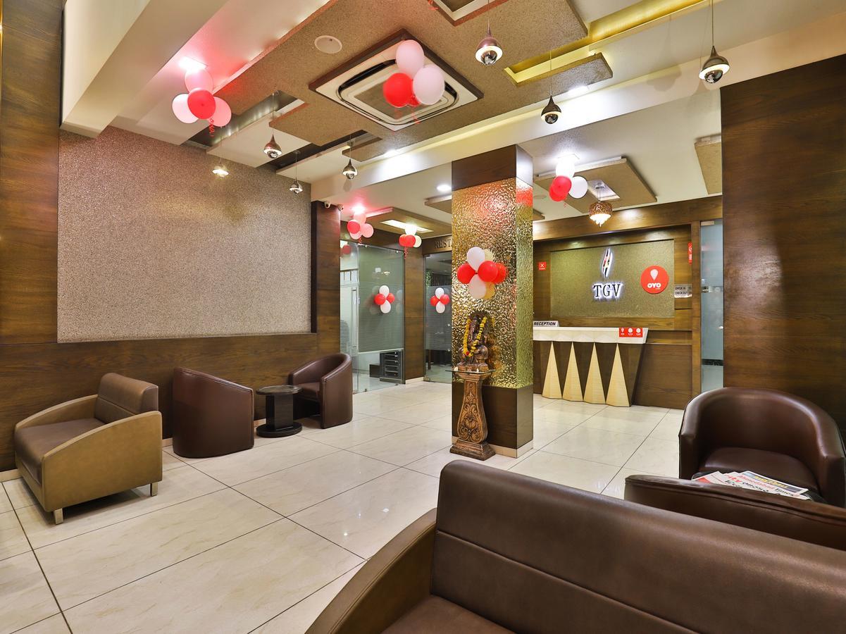 Oyo 13253 The Grand Vinayak Hotel Ahmedabad Exterior foto