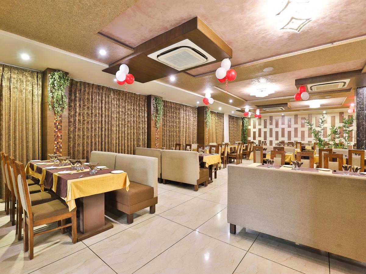 Oyo 13253 The Grand Vinayak Hotel Ahmedabad Exterior foto